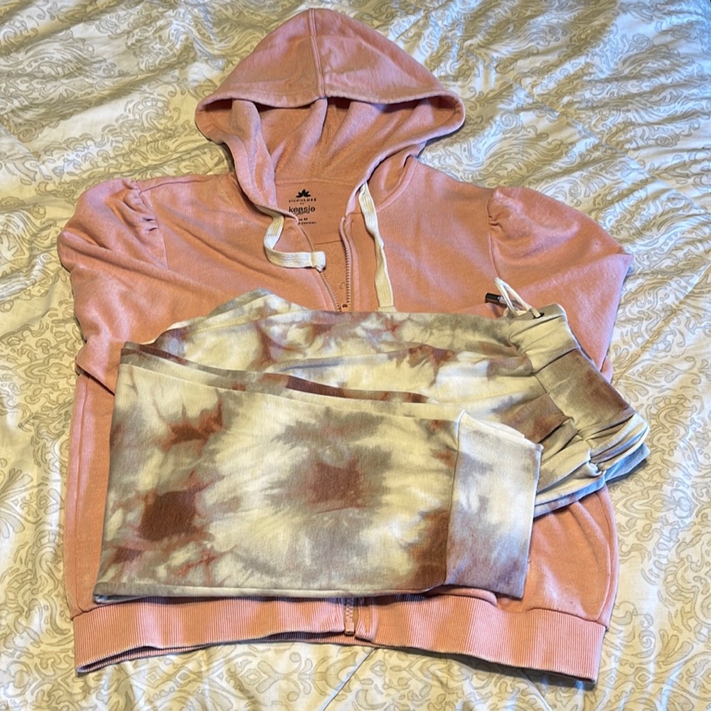 Kensie Size Medium sweatsuit - Picture 1 of 2